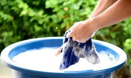 Additifs pratiques pour résoudre les problèmes de mousse dans la production de lessive