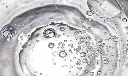 Importance et avantages des antimousses hydrosolubles dans la production